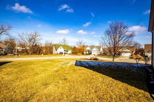 39 Autumn Dr, Miami OH 45056-8757 exterior