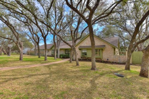 113 Randolph Rd, Georgetown, TX 78628-3010