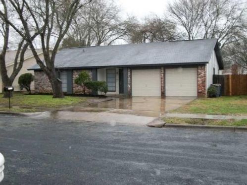 2607 Cockburn Dr, Austin TX  78745-4340 exterior