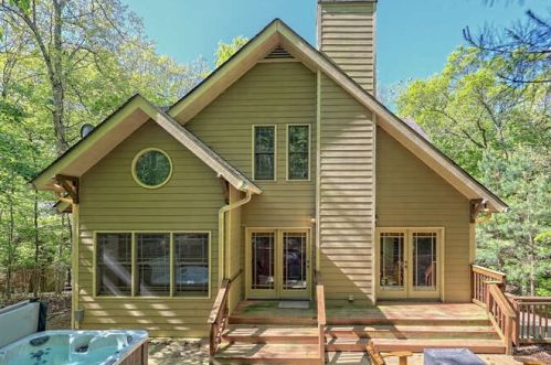 370 Nexus Dr, Ellijay, GA 30540-9350