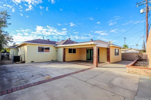 320 Ash St, Anaheim CA  92805-4315 exterior