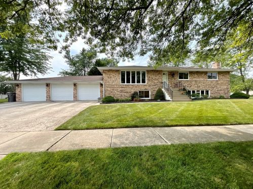 14126 Terry Dr, Orland Park, IL 60462-2268