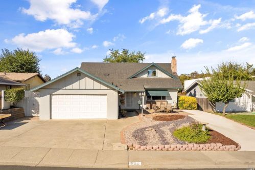520 Silver Dr, Vacaville, CA 95687-5823