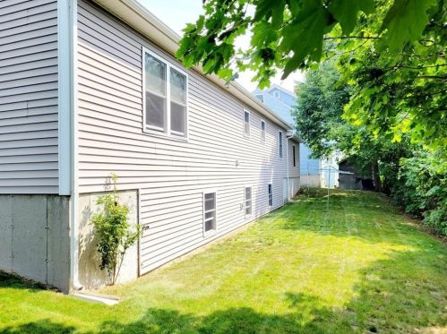 4 Alba Inn Rd, Westerly, RI 02891-1881
