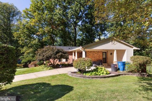 9204 Setter Pl, Springfield, VA 22153-1025