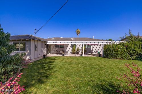 2690 Elizondo Ave, Simi Valley CA 93065-4615 exterior