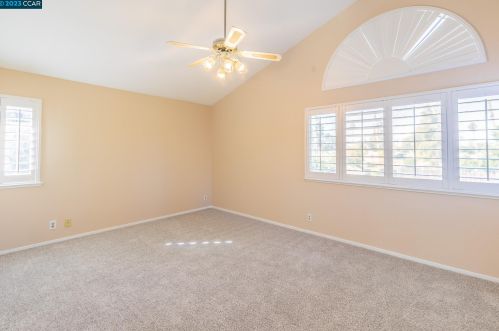 976 Bellflower St, Livermore, CA 94551-6924