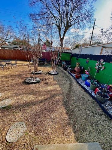 2102 Sam Houston Blvd, Carrollton TX 75006-7648 exterior