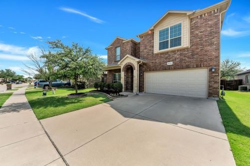 8112 Misty Water Dr, Fort Worth, TX 76131-4547