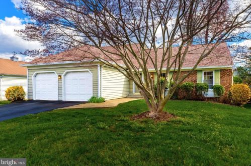 5252 Queens Wood Dr, Springfield, VA 22015-1532