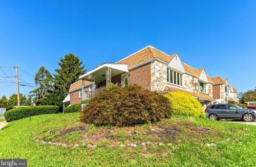 7002 Henry Ave, Philadelphia PA  19128-1524 exterior