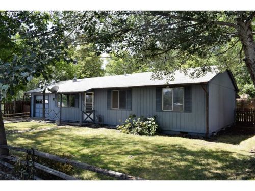 710 12th Ave, Elgin, OR 97827-9632