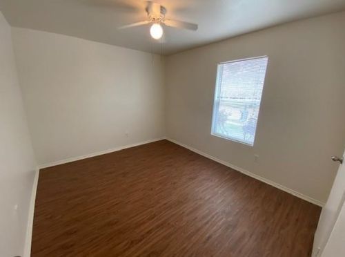 6413 Meadow Way Ln, Fort Worth TX  76179-4250 exterior