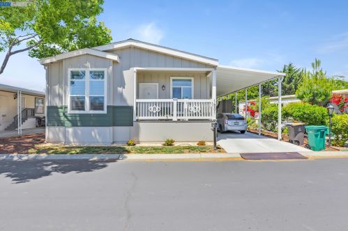 1531 De Lemos Ave, Hayward, CA 94544-6216