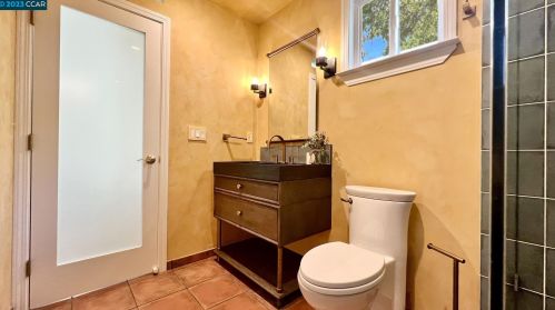 2031 Hoover Ave, Concord CA  94523-4621 exterior