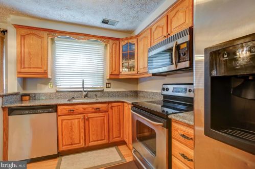 1101 Sandy Hollow Ct, Silver Spring MD 20905-6050 exterior