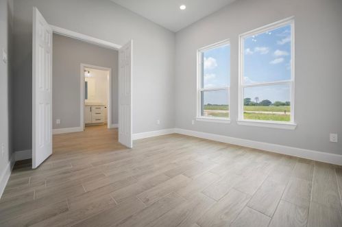 620 Longhorn Trl, Angleton TX 77515-9623 exterior