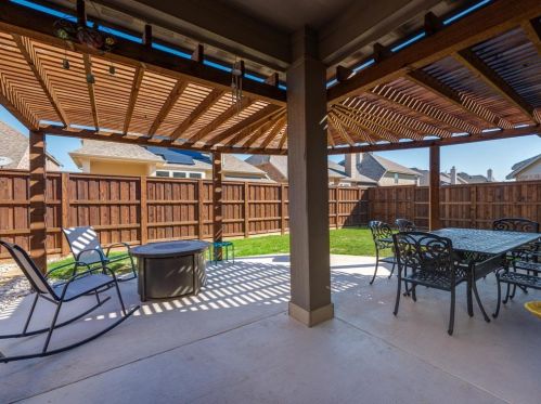 8753 Running River Ln, Fort Worth TX  76131-3373 exterior