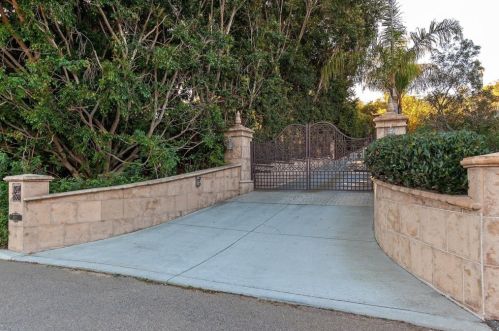 4912 Sunrise Valley Dr, El Cajon, CA 92020-8262