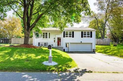 201 Fairlawn Dr, Torrington CT  06790-5809 exterior