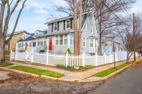 39 Stearns St, Rahway, NJ 07065-3808