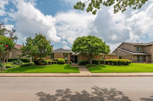 16314 Amberwood Rd, Dallas, TX 75248-2814