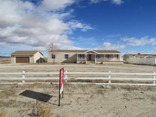 354 20th St, Tropico Village, CA 93560-7808