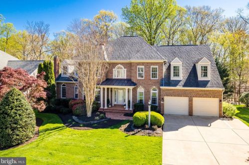 11259 Center Harbor Rd, Herndon, VA 20194-1320