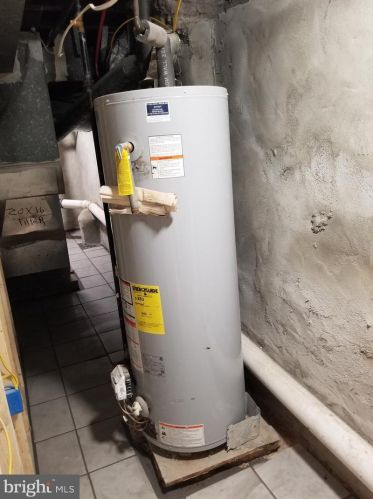 779 44 St, Philadelphia PA 19104-2939 exterior