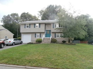 31 Oakwood Ave, Pequannock Township, NJ 07440-1414