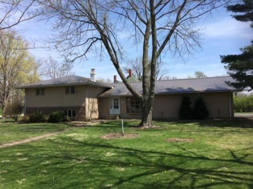 301 5th St, Ivesdale, IL