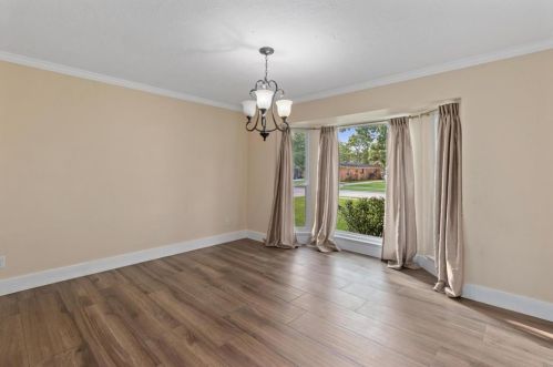 326 Bayou View Dr, Taylor Lake Village TX  77586-6104 exterior