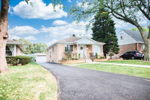 239 Iroquois Rd, Hillside, IL 60162-1626