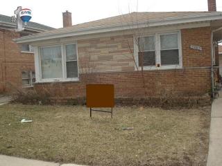 3745 Hayford St, Chicago, IL 60652-1319
