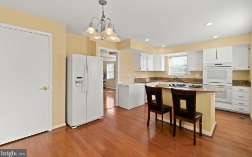 15048 Catalpa Ct, Woodbridge, VA 22193-5345
