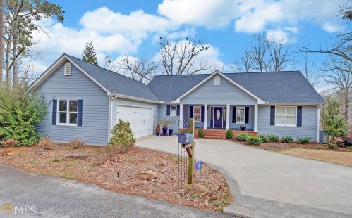 206 Robin Hood Ln, Hartwell, GA 30643-4035