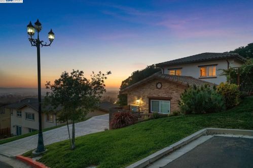 3564 Sarita St, Hayward, CA 94542-1354