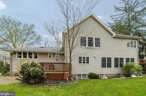 20 Harriet Dr, Princeton NJ  08540-3935 exterior