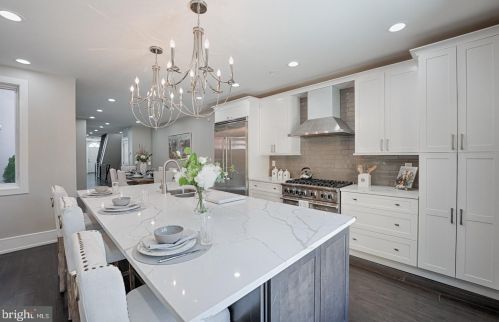 950 Front St, Philadelphia, PA 19147-0043