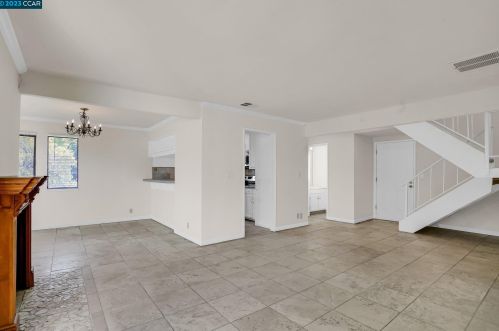 72 Mozden Ln, Concord, CA 94523-3374