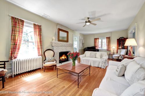 197 Hudson Ave, Tinton Falls NJ 07701-2140 exterior