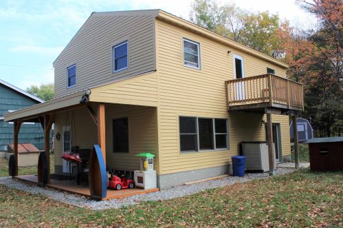42 Syndicate St, Unity, NH 03773-1314