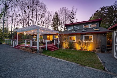 180 Ferguson Rd, Sebastopol, CA 95472-9030