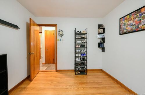 39 Maryland Dr, Middlefield CT  06455-1005 exterior