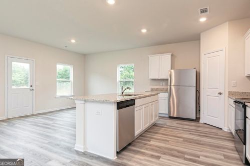 158 Avondale Blvd, Conyers GA  30013-5115 exterior