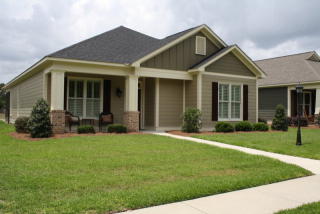 1633 Red Oak Ln, Albany, GA 31701-1349
