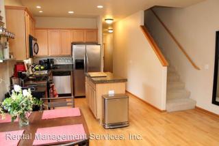 8806 Fiske Ave, Portland OR  97203-3537 exterior