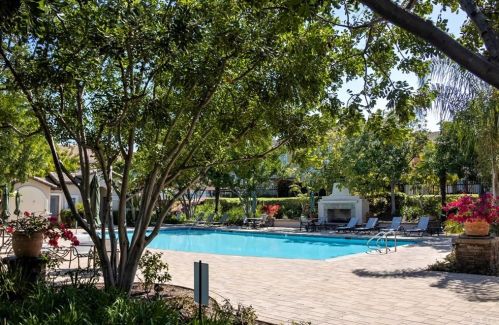 1 Lilac, Irvine CA  92618-6908 exterior