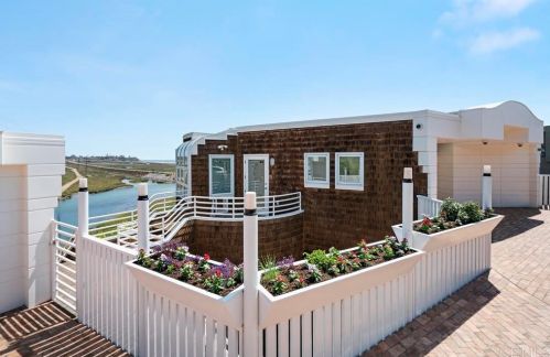 2520 San Elijo Ave, Cardiff By The Sea, CA 92007-2126
