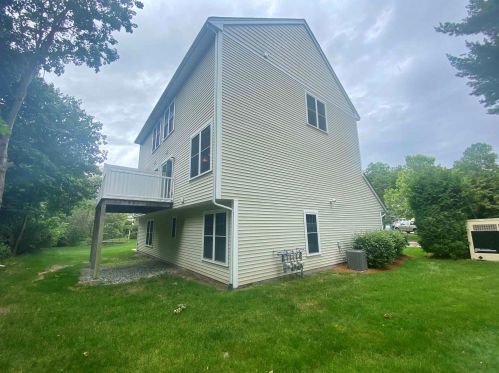 62 Prescott St, Nashua, NH 03064-2580